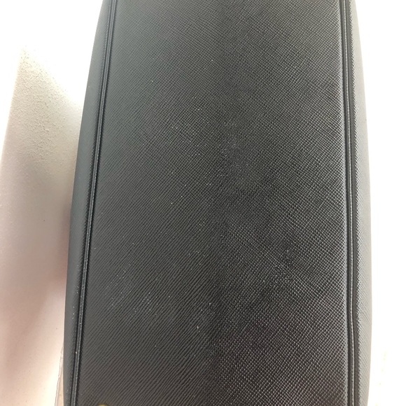 100% Authenticity Prada Large Black Saffiano Leather Tote - Picture 9 of 16